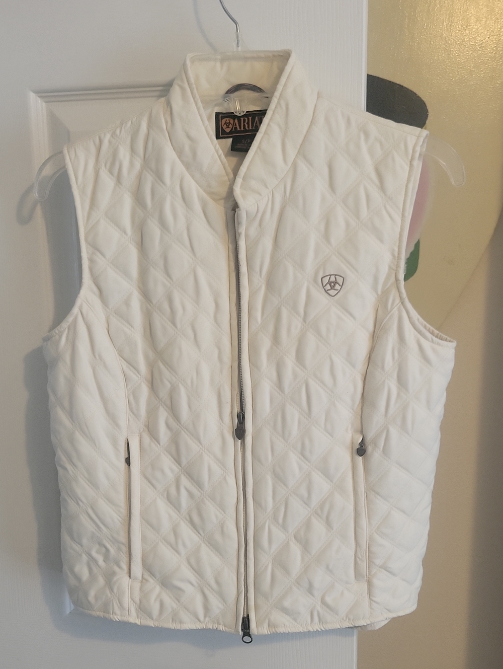 Ariat SzSm Cream Quilted Diamond Vest snap back inside, outside pockets